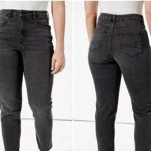 American Eagle | Black Curvy Mom Jeans